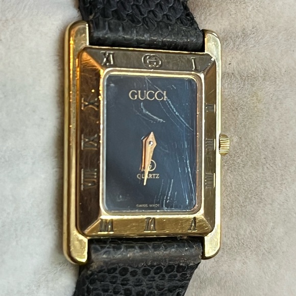 Gucci 4200L black Dial gold plated Ladies Watch - Picture 3 of 14